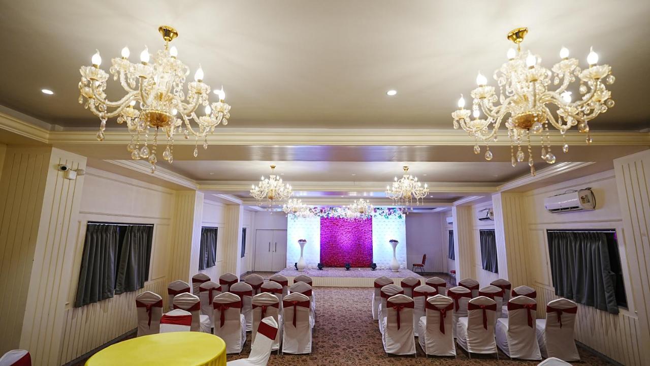 L P Regency, Pune Exterior foto